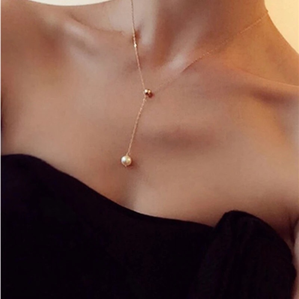 Pearl Long Pendant Necklace.